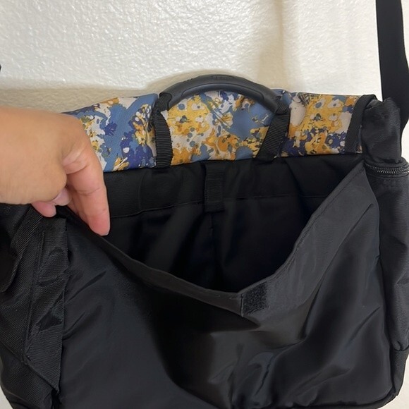 L.L. Bean Black Polyester Laptop Computer Messenger crossbody Bag paint splatter - Picture 10 of 16